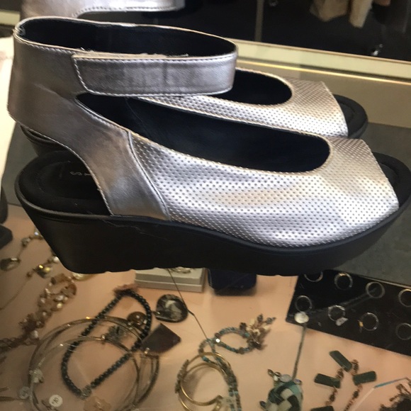 Steven by Steve Madden size 10 silver open toe shoes - Picture 5 of 7